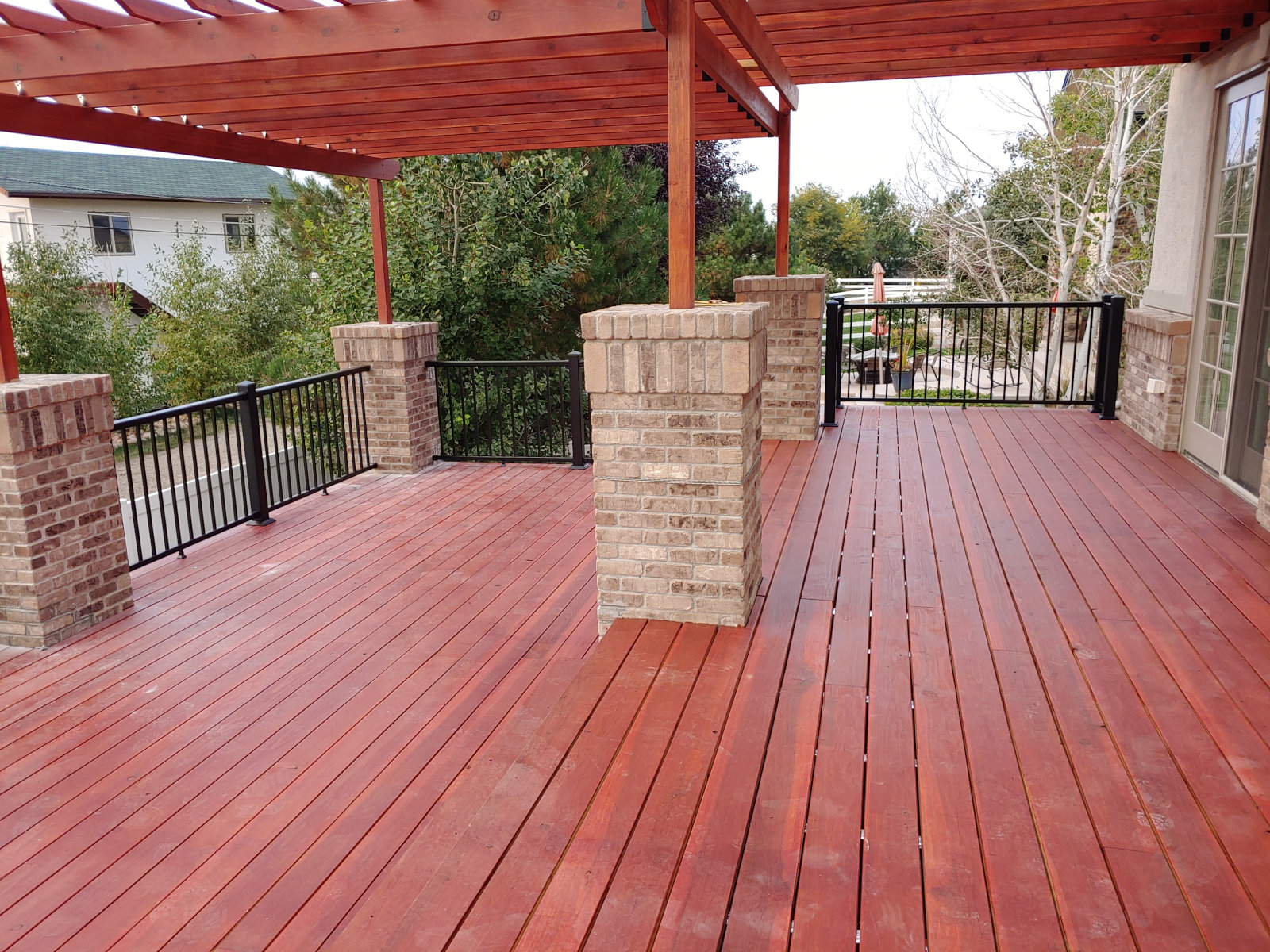 Custom Decks & Patios Stain